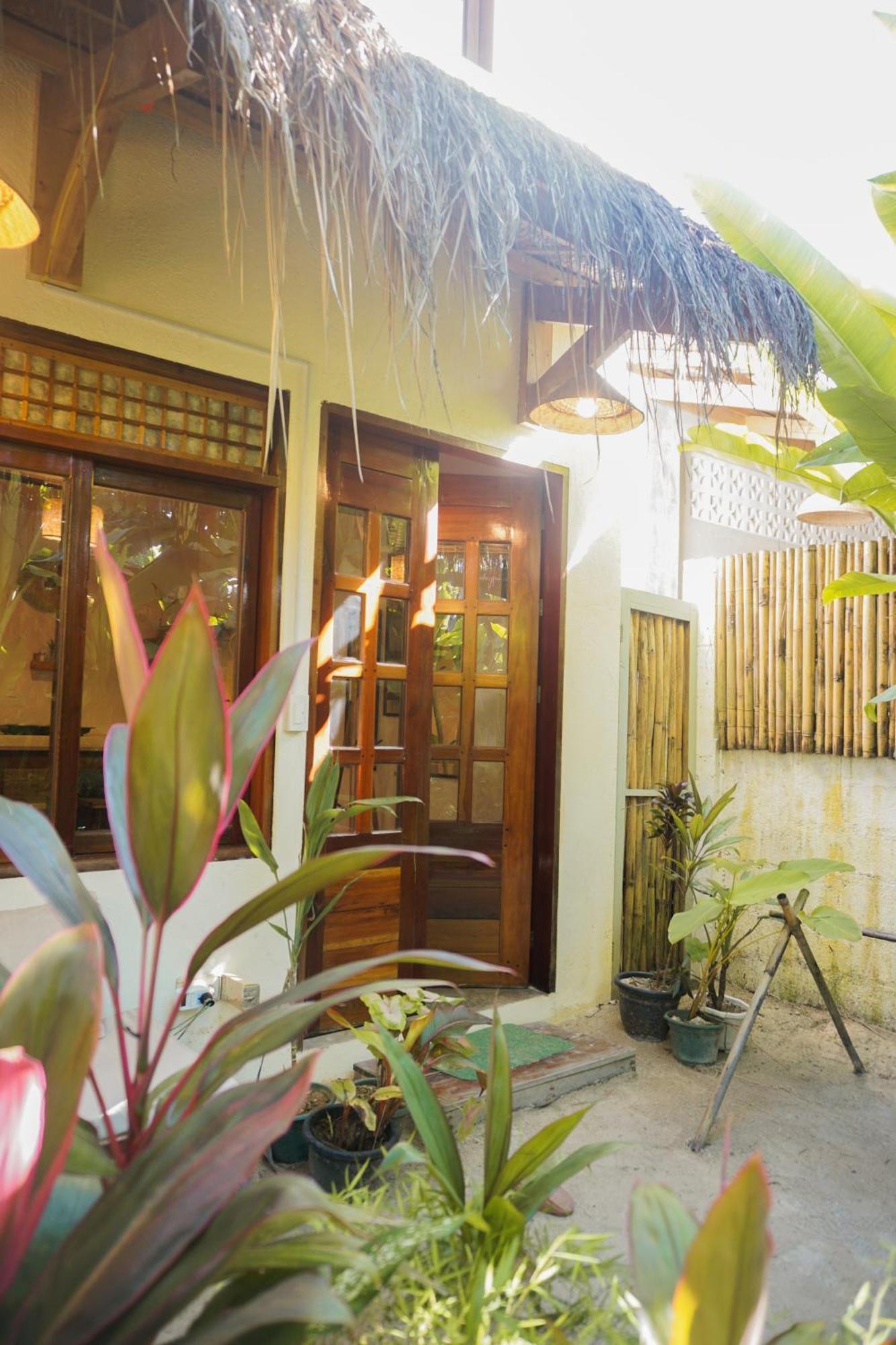 Greenhouse Siargao Roadside Boutique Apartments General Luna  Εξωτερικό φωτογραφία